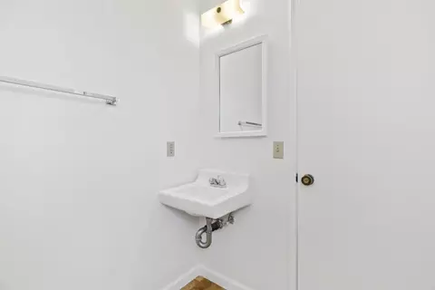 Bath - 1279 Nana Pl, Manteca, CA 95336 photo 5 of 5