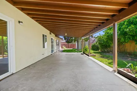 Exterior - 1279 Nana Pl, Manteca, CA 95336 photo 2 of 9