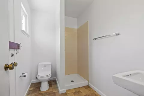 Bath - 1279 Nana Pl, Manteca, CA 95336 photo 4 of 5