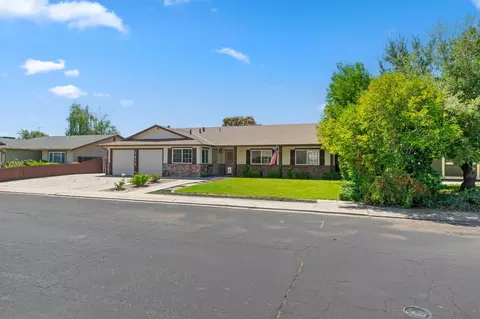 Exterior - 1279 Nana Pl, Manteca, CA 95336 photo 7 of 9