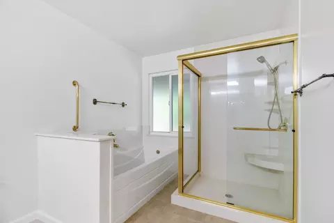 Bath - 1279 Nana Pl, Manteca, CA 95336 photo 2 of 5
