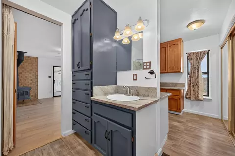 Bath - 2231 Greenhorn Trl, Cool, CA 95614 photo 2 of 5