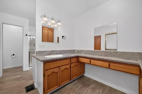 Bath - 2231 Greenhorn Trl, Cool, CA 95614 photo 3 of 5