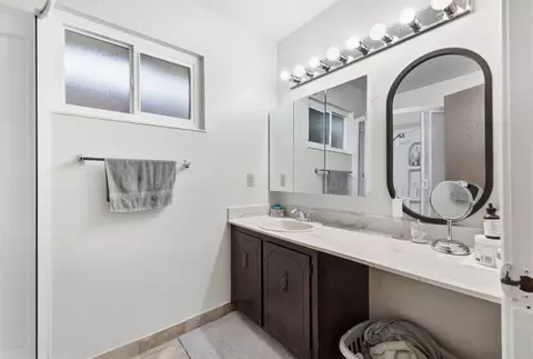 Bath - 2736 Eel Pl, Davis, CA 95616 photo 1 of 4