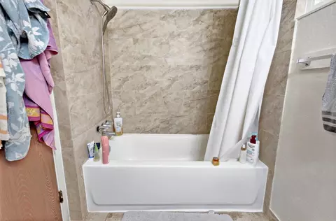 Bath - 2736 Eel Pl, Davis, CA 95616 photo 4 of 4