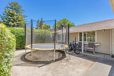 Exterior - 2736 Eel Pl, Davis, CA 95616 photo 4 of 7