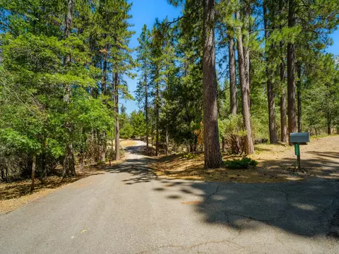 5220 Cosumnes Mine Rd, Somerset, CA 95684