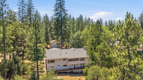 19424 N Ferretti Rd, Groveland, CA 95321