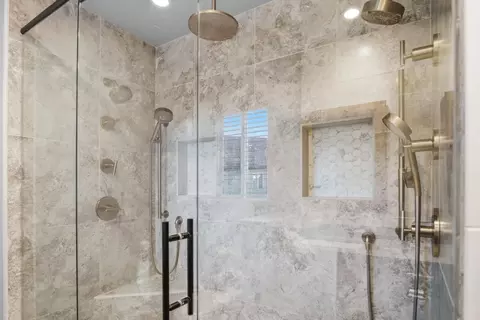 Bath - 806 Ahern Ct, Turlock, CA 95382 photo 4 of 5