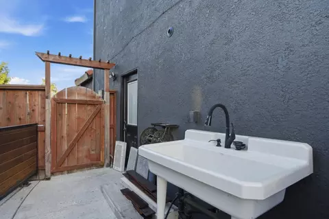 Exterior - 806 Ahern Ct, Turlock, CA 95382 photo 9 of 15