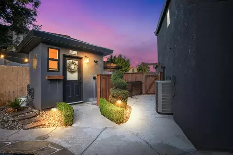 Exterior - 806 Ahern Ct, Turlock, CA 95382 photo 12 of 15