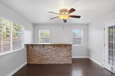 Living - 806 Ahern Ct, Turlock, CA 95382 photo 1 of 4