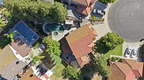 View/Area - 806 Ahern Ct, Turlock, CA 95382 photo 1 of 2