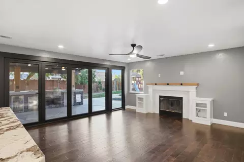 Living - 806 Ahern Ct, Turlock, CA 95382 photo 2 of 4