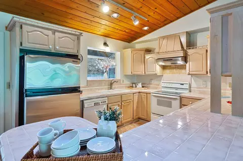 Kitchen - 1731 Jacobs Way, Placerville, CA 95667 photo 6 of 6