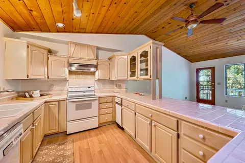 Kitchen - 1731 Jacobs Way, Placerville, CA 95667 photo 3 of 6