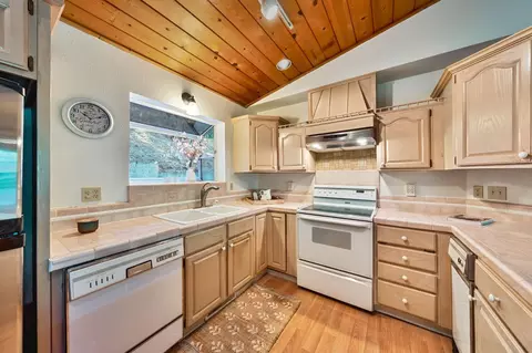 Kitchen - 1731 Jacobs Way, Placerville, CA 95667 photo 4 of 6