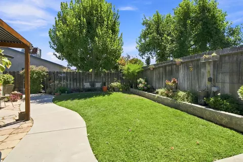 Exterior - 1462 W 4th St, Ripon, CA 95366 photo 10 of 10