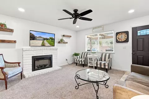Living - 1462 W 4th St, Ripon, CA 95366 photo 1 of 2