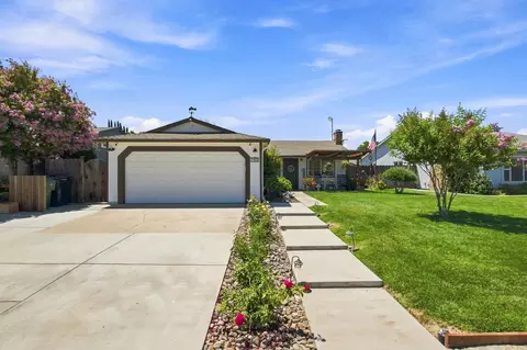 Exterior - 1462 W 4th St, Ripon, CA 95366 photo 2 of 10
