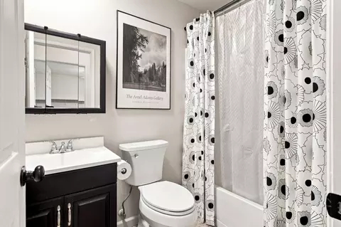 Bath - 1462 W 4th St, Ripon, CA 95366 photo 1 of 3