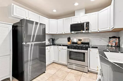 Kitchen - 1462 W 4th St, Ripon, CA 95366 photo 4 of 5