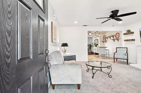 Entry Way - 1462 W 4th St, Ripon, CA 95366 photo 1 of 3