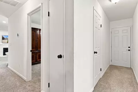 Entry Way - 1462 W 4th St, Ripon, CA 95366 photo 3 of 3