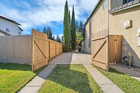 Exterior - 1922 Northgate Dr, Manteca, CA 95336 photo 9 of 9