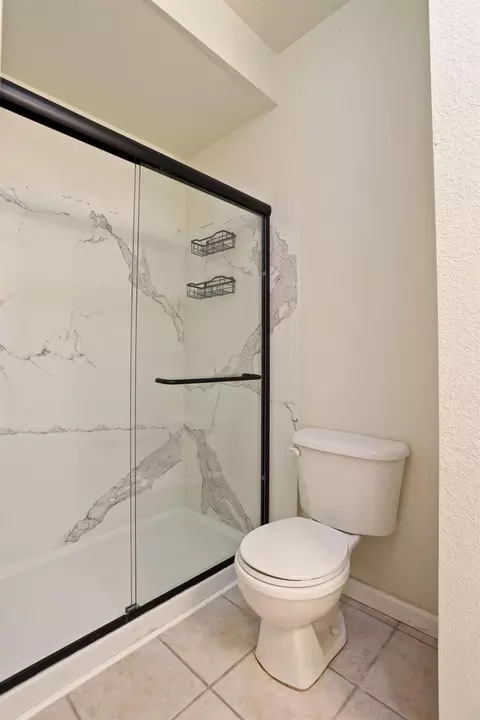 Bath - 1922 Northgate Dr, Manteca, CA 95336 photo 1 of 4