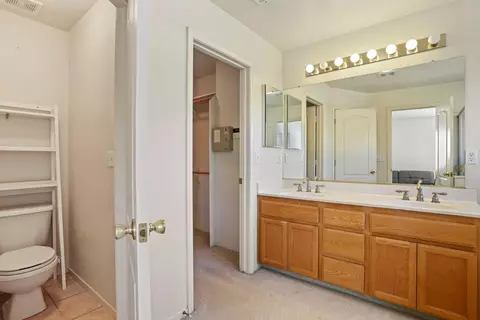 Bath - 1922 Northgate Dr, Manteca, CA 95336 photo 3 of 4