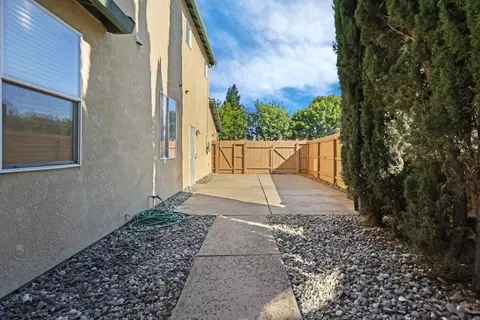 Exterior - 1922 Northgate Dr, Manteca, CA 95336 photo 8 of 9