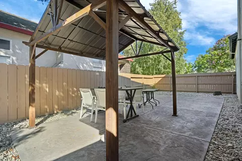 Exterior - 1922 Northgate Dr, Manteca, CA 95336 photo 5 of 9