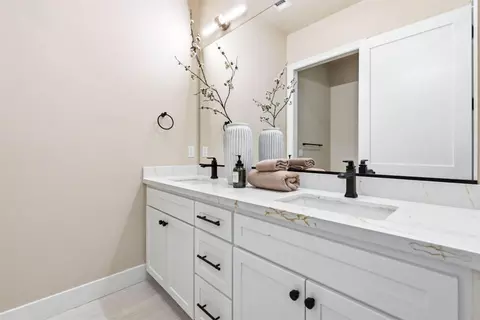 Bath - 3284 Oxford Rd, Cameron Park, CA 95682 photo 3 of 4