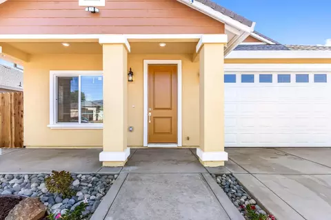 Exterior - 4426 Sundari Ave, Olivehurst, CA 95961 photo 5 of 14