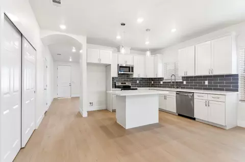 Entry Way - 4426 Sundari Ave, Olivehurst, CA 95961 photo 2 of 11