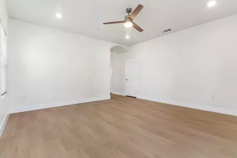 Living - 4426 Sundari Ave, Olivehurst, CA 95961 photo 4 of 13