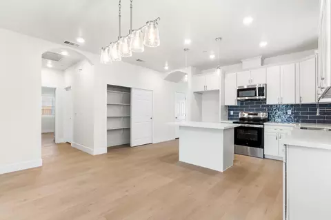 Entry Way - 4426 Sundari Ave, Olivehurst, CA 95961 photo 3 of 11