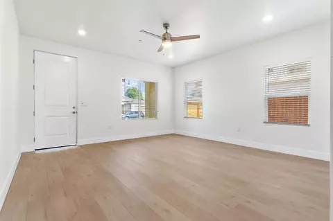 Living - 4426 Sundari Ave, Olivehurst, CA 95961 photo 3 of 13