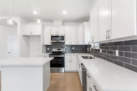 Kitchen - 4426 Sundari Ave, Olivehurst, CA 95961 photo 5 of 5