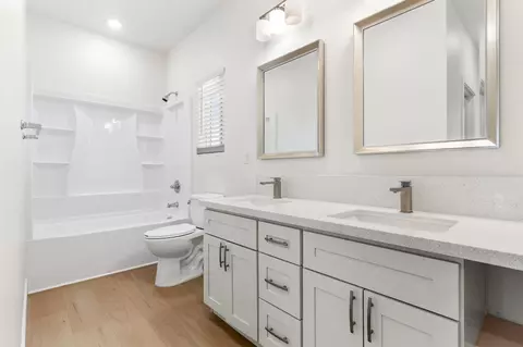 Bath - 4426 Sundari Ave, Olivehurst, CA 95961 photo 3 of 3