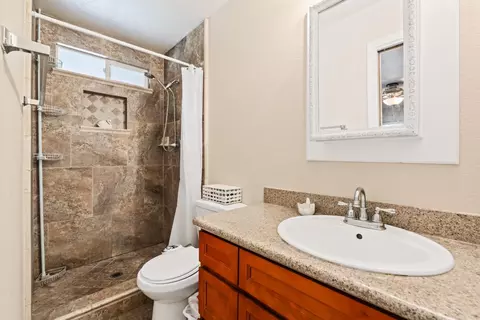 Bath - 3228 Kathy Ave, Modesto, CA 95355 photo 3 of 3