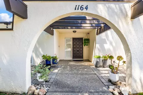 1164 Silver Lake Dr, Sacramento, CA 95831