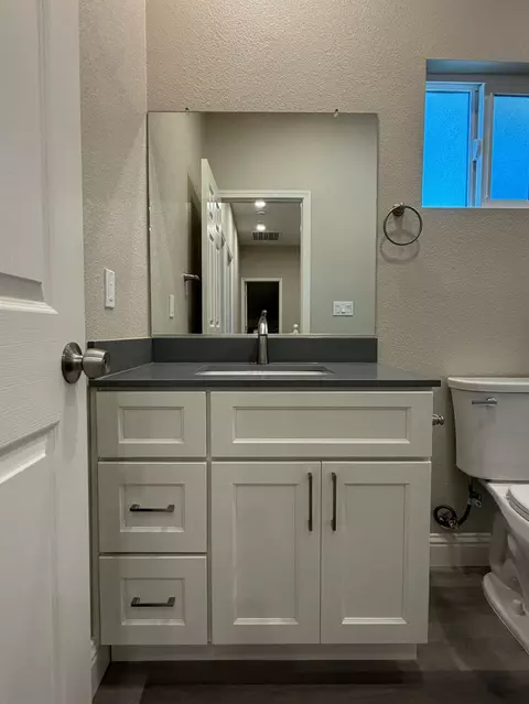 Bath - 715 Cambridge Ct, Tracy, CA 95377 photo 5 of 6