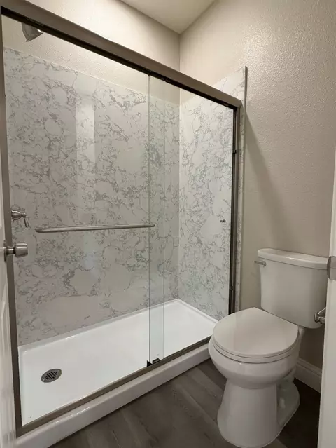 Bath - 715 Cambridge Ct, Tracy, CA 95377 photo 3 of 6