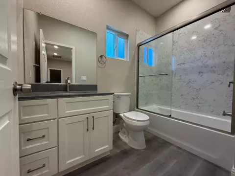 Bath - 715 Cambridge Ct, Tracy, CA 95377 photo 6 of 6