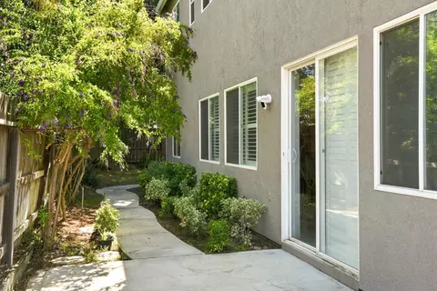 Exterior - 935 Shortland Cir, Manteca, CA 95337 photo 4 of 13