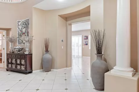 Entry Way - 935 Shortland Cir, Manteca, CA 95337 photo 6 of 13