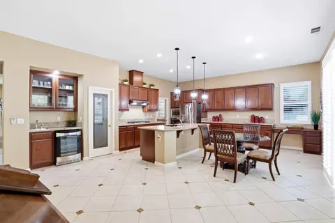 Kitchen - 935 Shortland Cir, Manteca, CA 95337 photo 1 of 4
