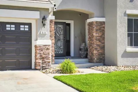 Entry Way - 935 Shortland Cir, Manteca, CA 95337 photo 1 of 13